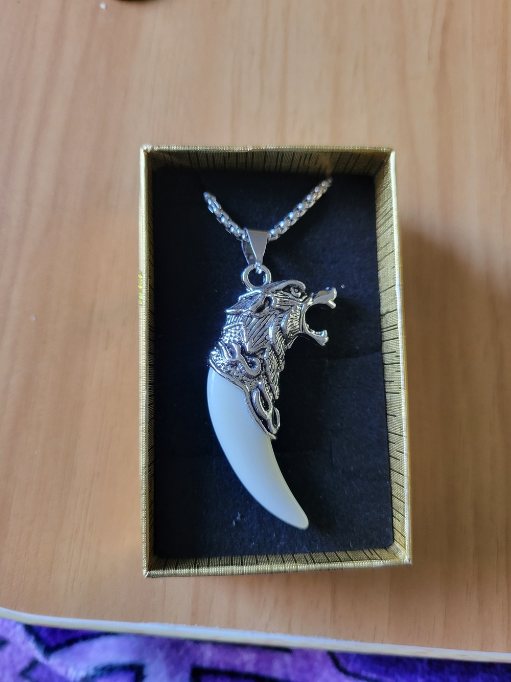 🧋NEW🧋Stainless Steel Wolf Tooth Pendant Necklace - White